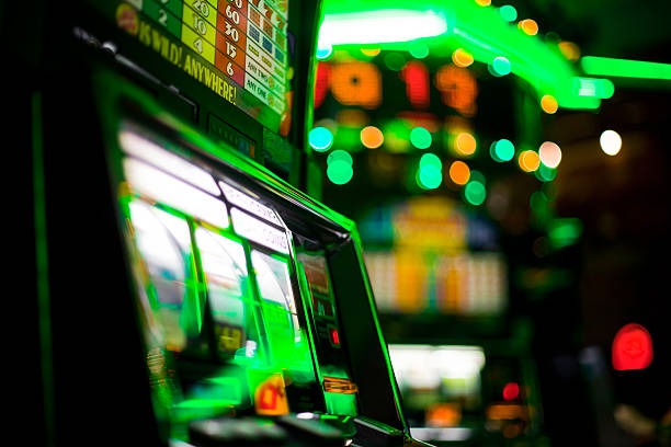 Bigger Bass Bonanza slot game interface on melati188 login showing fishing-themed reels and HD graphics